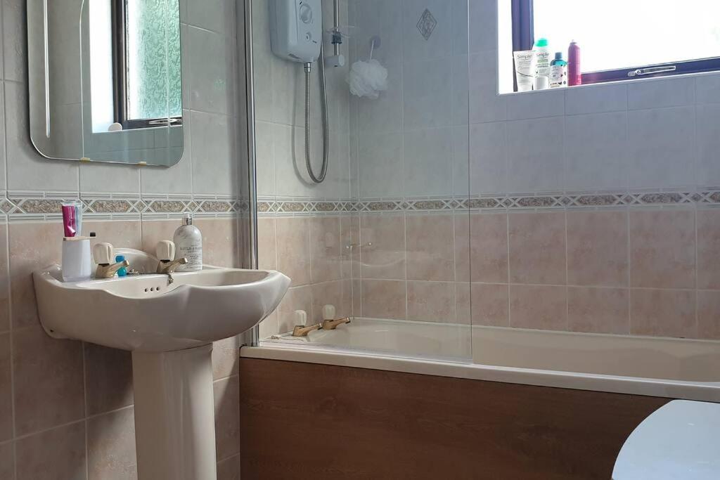 Seafront Apartment, Ground Floor, Free Parking 뉴캐슬 외부 사진
